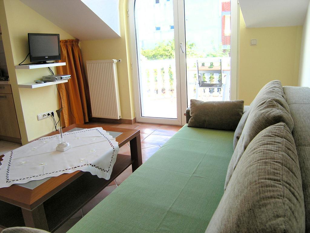 Apartments Kristina Krk Town Zewnętrze zdjęcie