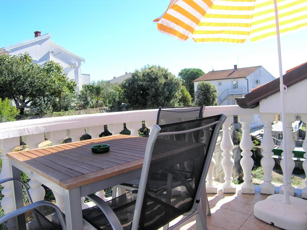 Apartments Kristina Krk Town Zewnętrze zdjęcie