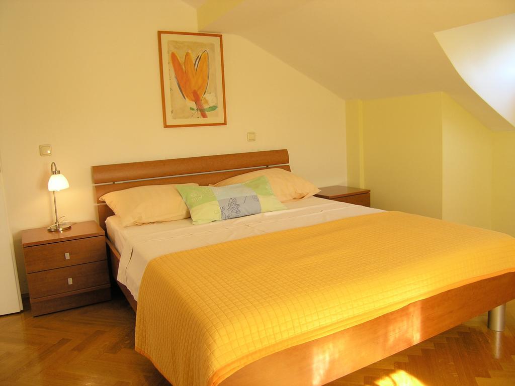 Apartments Kristina Krk Town Zewnętrze zdjęcie