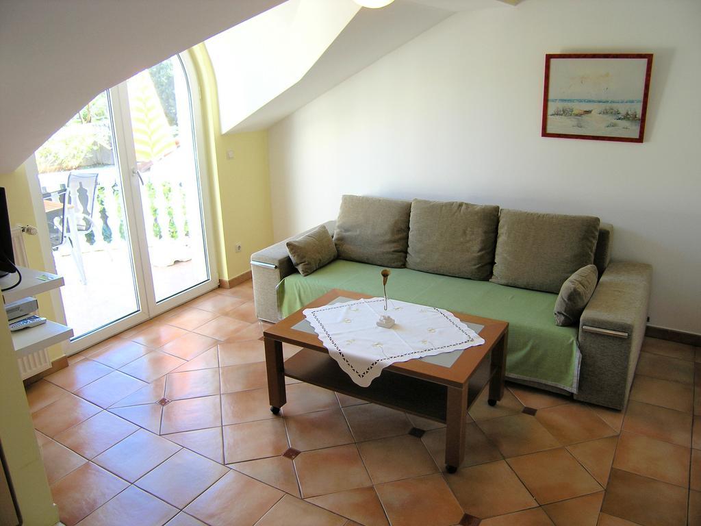 Apartments Kristina Krk Town Zewnętrze zdjęcie