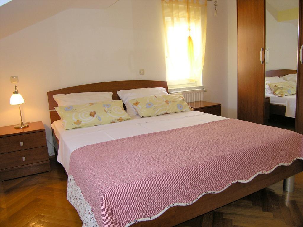 Apartments Kristina Krk Town Zewnętrze zdjęcie