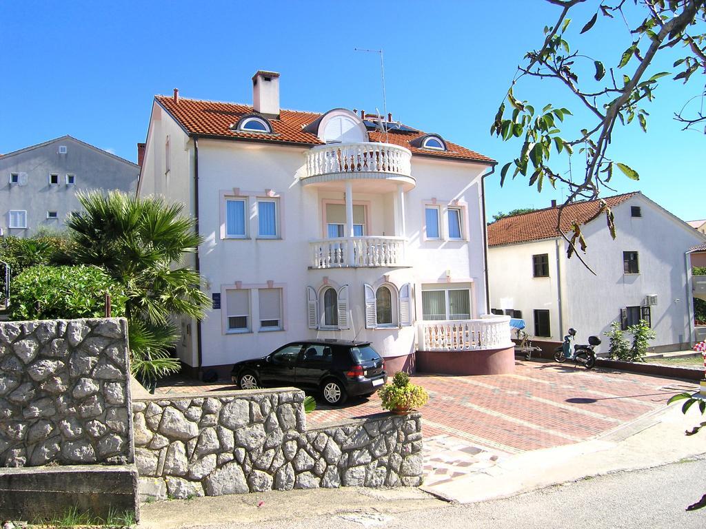 Apartments Kristina Krk Town Zewnętrze zdjęcie