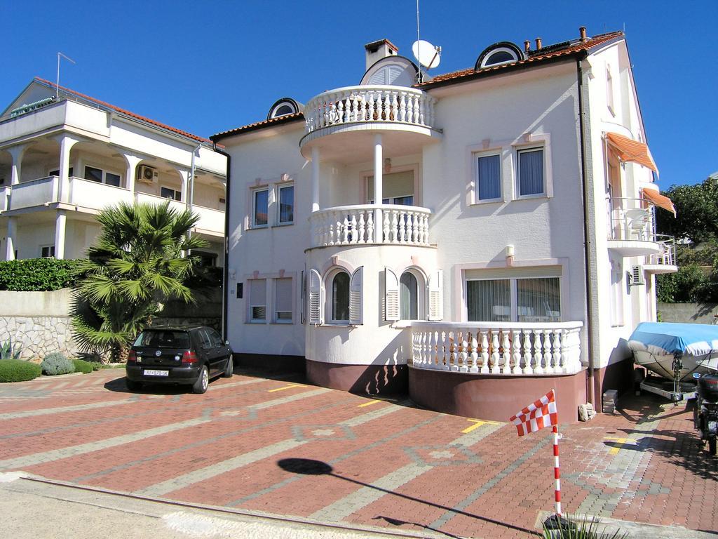 Apartments Kristina Krk Town Zewnętrze zdjęcie