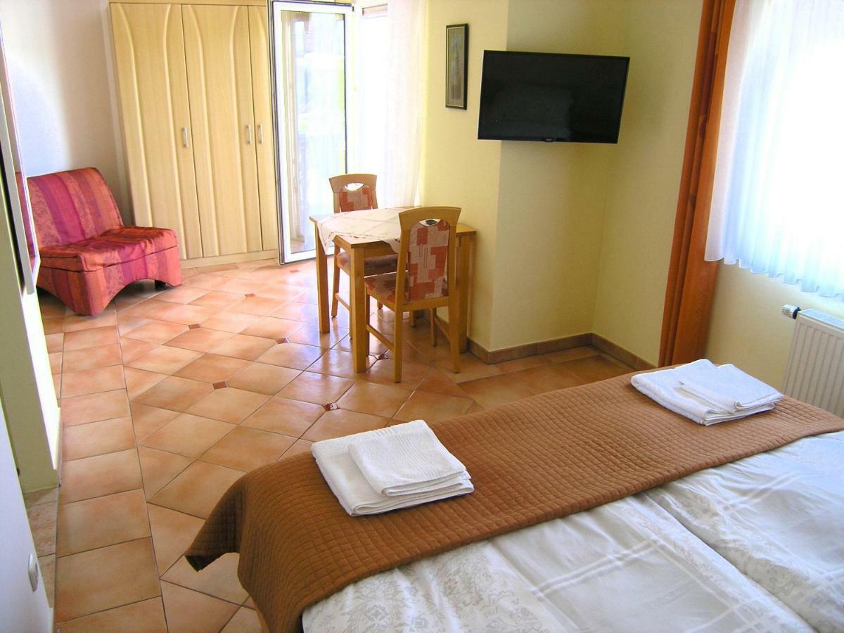 Apartments Kristina Krk Town Zewnętrze zdjęcie