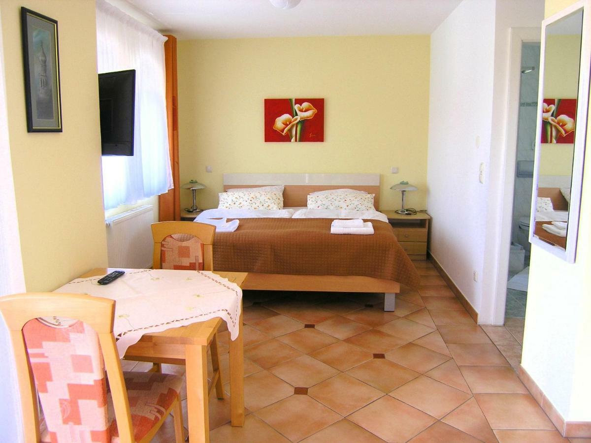 Apartments Kristina Krk Town Zewnętrze zdjęcie