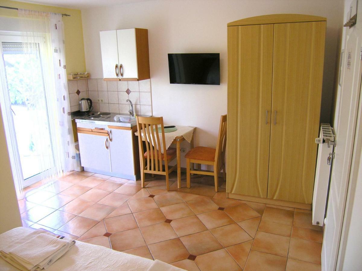 Apartments Kristina Krk Town Zewnętrze zdjęcie