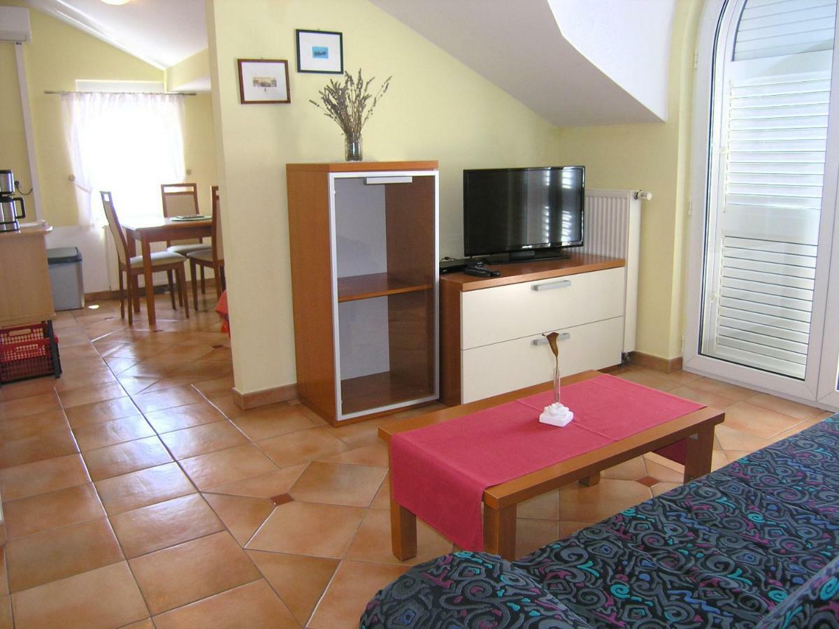Apartments Kristina Krk Town Zewnętrze zdjęcie